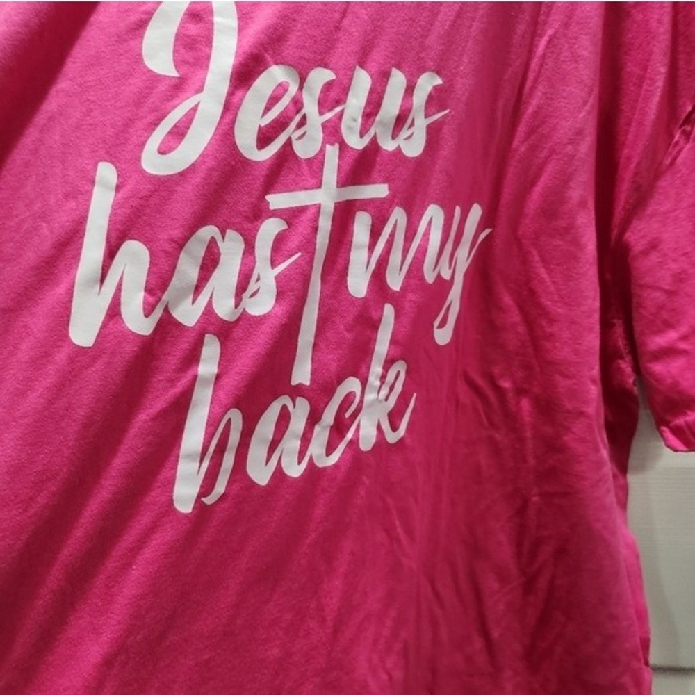 NWOT Hot Pink & White Jesus Has My Back Gildan Graphic T-Shirt Size 2XL - Picture 4 of 5